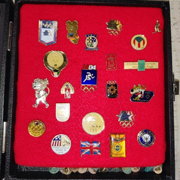 Collection of 1980's Olympic/Paralympic/Media Pins - Picture 1 of 12